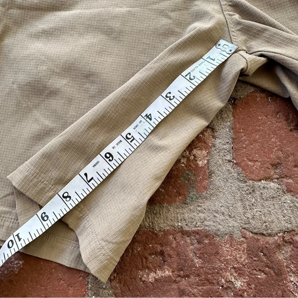 Hurley khaki cream men's shorts size 30 lightweight zip fly with pockets